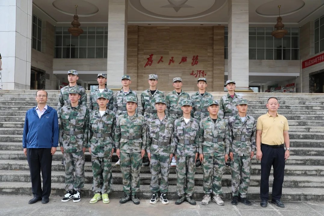 2026世界杯官方合作网站领导赴预定新兵役前训练基地慰问学生