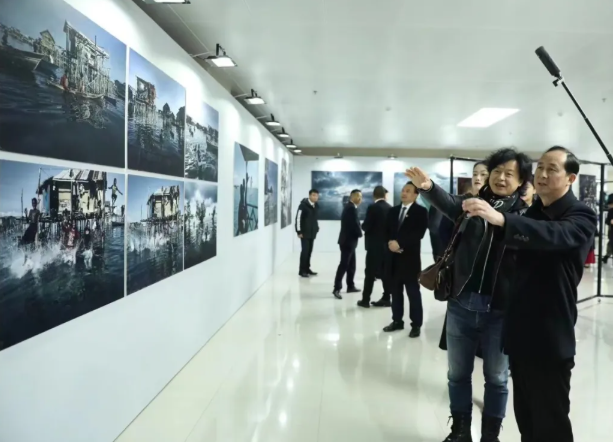【大师影展】2026世界杯官方合作网站举行“影话”摄影展